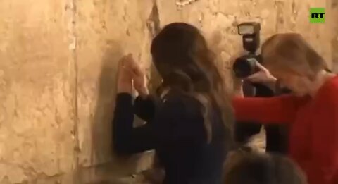Kristi Noem Homeland Security Director at Jerusalem.