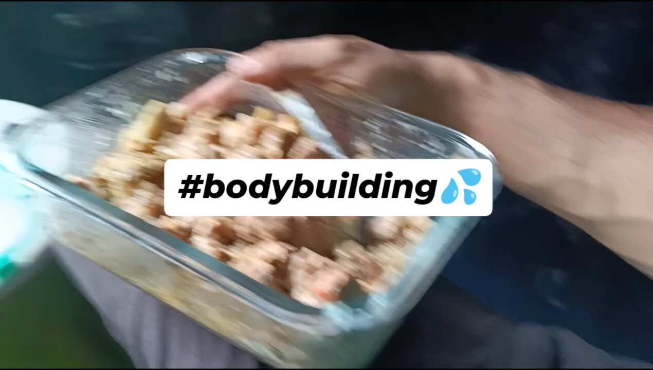 Post-workout meal & Stalking strangers superset 🔱