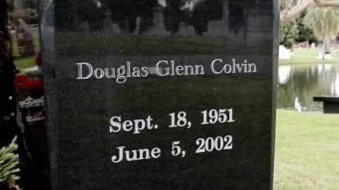 FAMOUS GRAVES - VOL. 461: DEE DEE RAMONE