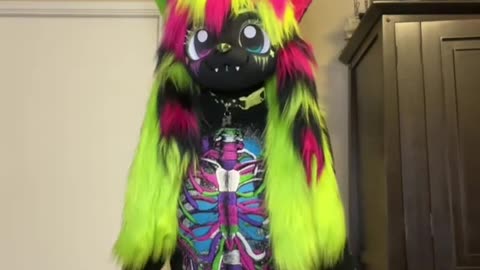 Late bloomer ahh 😭🐾 FURSUIT VIDEO BY @Cigsnvalentines on TikTok #furry #fursuit