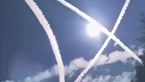 ⁉️ If you still think our governments are not spraying us then check this out.