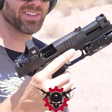 Sig Sauer P211 Pistol is Smoke'n HOT!! #tacticalgear #sigsauer #sigsauerp211 #military #combatready