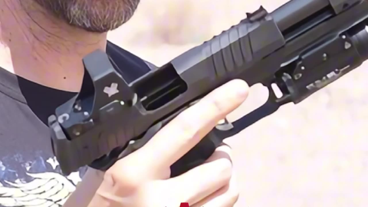 Sig Sauer P211 Pistol is Smoke'n HOT!! #tacticalgear #sigsauer #sigsauerp211 #military #combatready