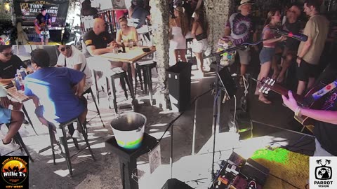 LIVE Music Everyday!