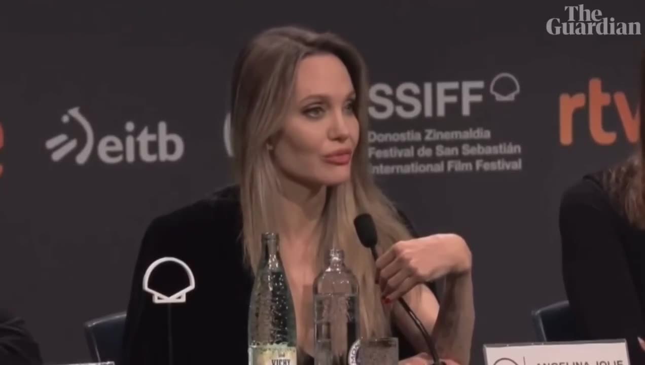 Actor Angelina Jolie says that she no longer recognizes her country under