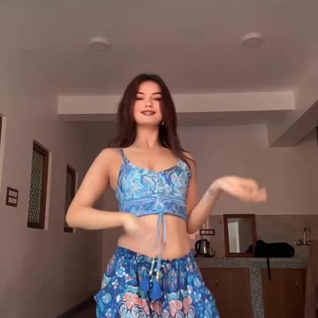 Shaky Shaky || Trending Song || Bollywood latest song || 2025 song