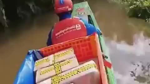 Vietnamese delivery via speedboats takes things to a whole new level