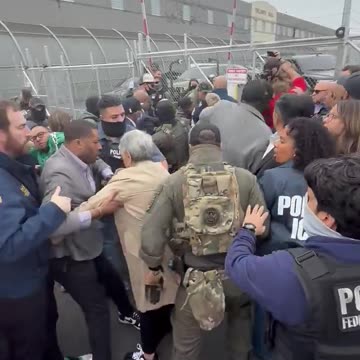 Newark mayor arrested for refusing to leave ICE detention facility