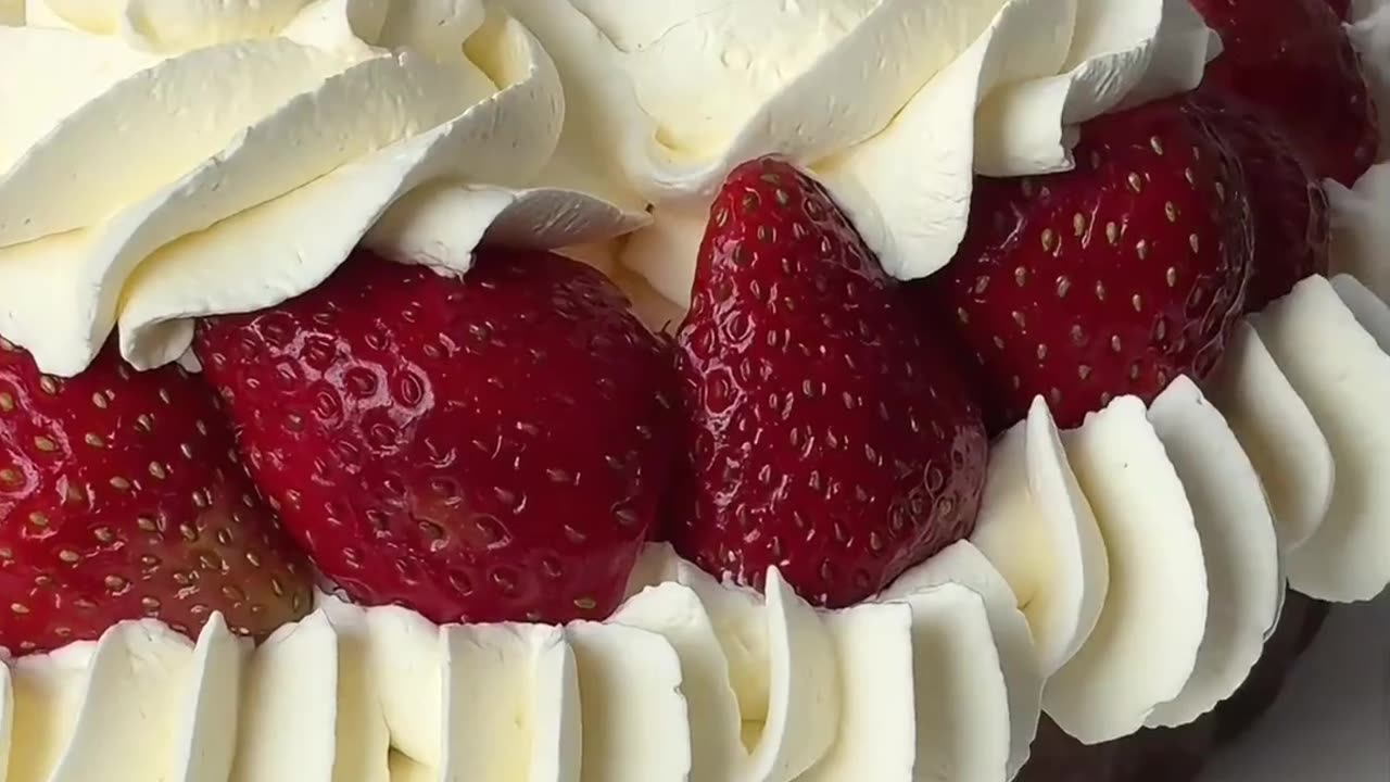 Strawberry Cake 🍓🎂 | Soft, Creamy & Delicious Dessert