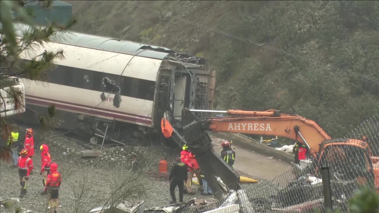 Part found near Spain crash site may be missing undercarriage: source