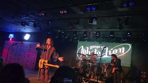 Mike tramp ( live)
