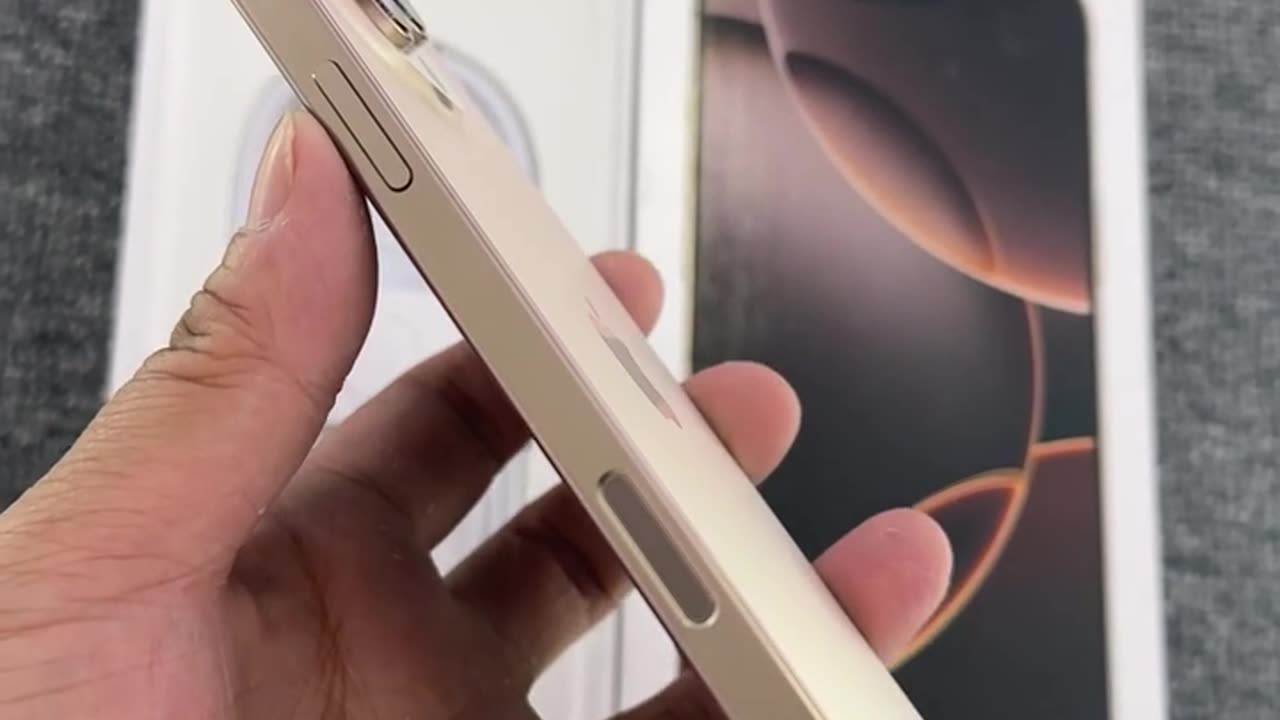 Iphone 16 unboxing video