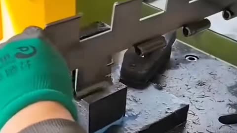 🤯 Watch This Machine in Action! | FeedMyCuriosity