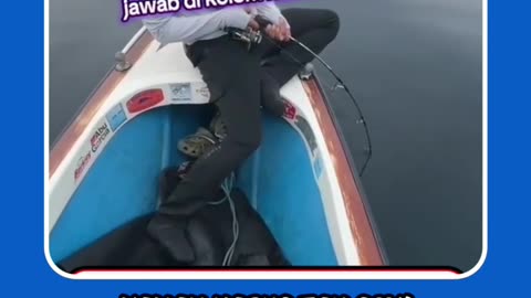 This man couldn’t lift the fairly big Fish