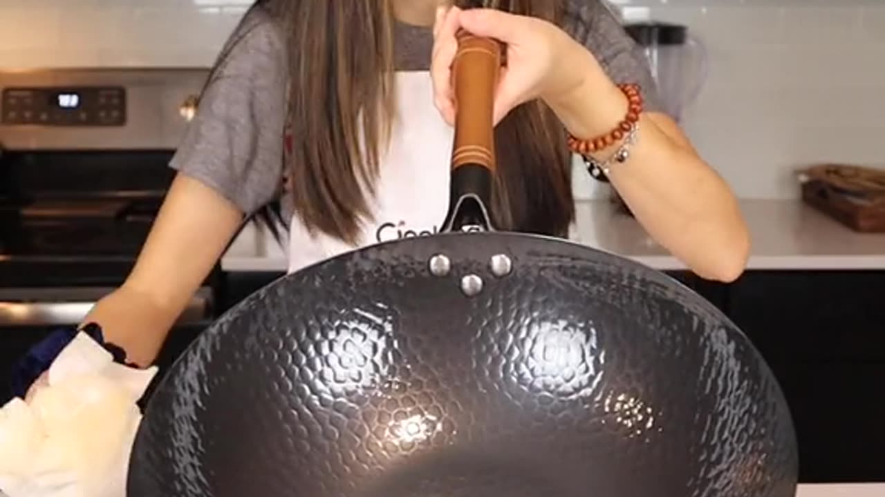 Unexpected guest popped in this is my viral wok video can we break the 20M