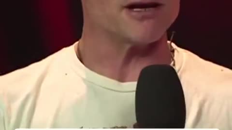 Flea from the band the Red hot Chili peppers destroys Trump