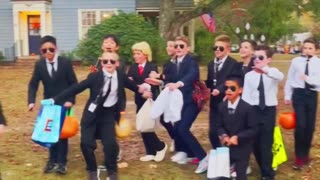 THEY'RE ALL PROTECTING LIL' TRUMP!!!😍🤣🤣🤣