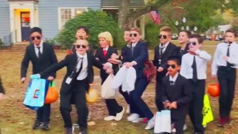 THEY'RE ALL PROTECTING LIL' TRUMP!!!😍🤣🤣🤣