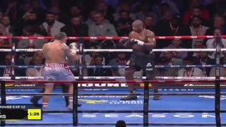 OLEKSANDR USYK KNOCKS OUT DANIEL DUBOIS