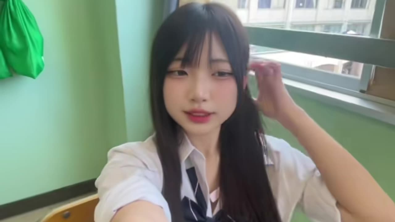 Japanese high school girl's uniform is so cute.