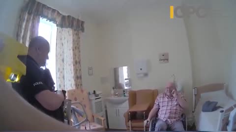 🇬🇧 OLD MAN TASERED, PEPPER SPRAYED AND BEATEN