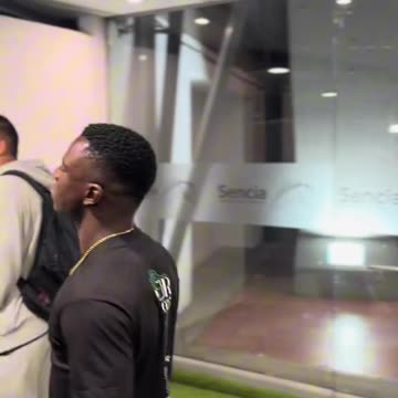 Marino Hinestroza no quiso hablarle a la prensa, luego del partido entre #millonariosfc y #atleticon