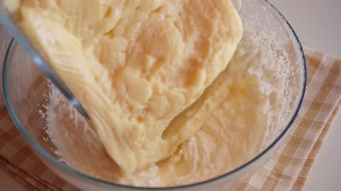 The Secret to Making Custard Donuts at Home With Basic Ingredients and Tools