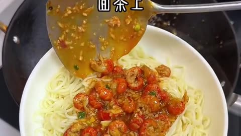 Make crayfish noodles