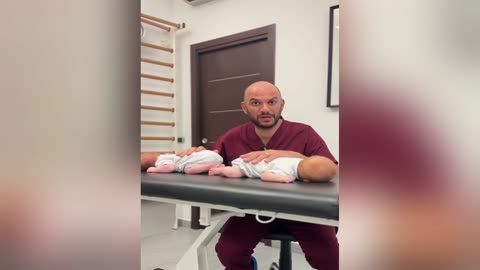 PARENTAL COACH: Piedi nudi sin da neonati!