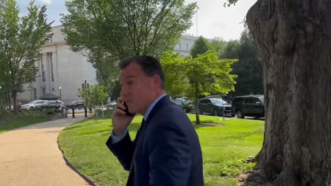 LOL: Dem Rep. Tom Suozzi pretends to take a phone call when asked about violent rioters