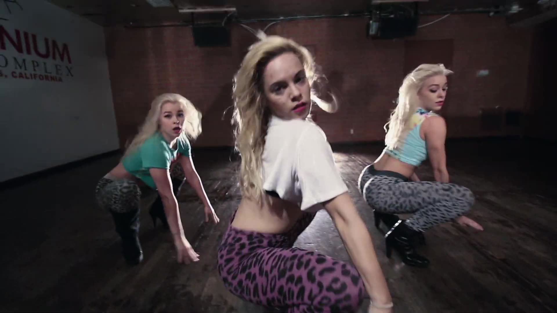 I AM THE BEST (2NE1) - JOJO GOMEZ