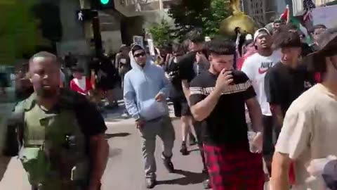 Sam Judy once again attacking a gay jewish man during a protest in Dallas (Milkmoder)