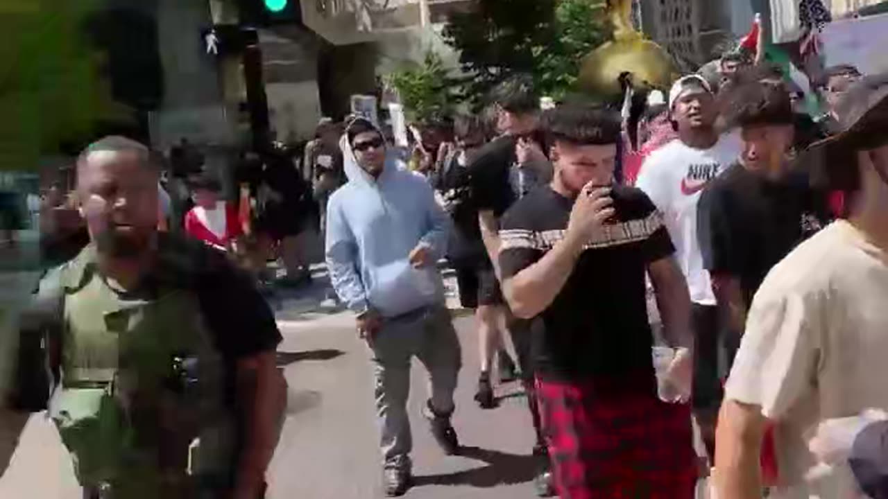 Sam Judy once again attacking a gay jewish man during a protest in Dallas (Milkmoder)