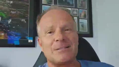 Klaus Schwab: "Keine Geschenke für Euch, aber seid glücklich"❗Laßt es Euch gut gehen. GLG & ein Frohes Fest❗