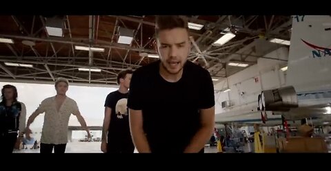 "Drag Me Down" By- One Direction (Music Video)