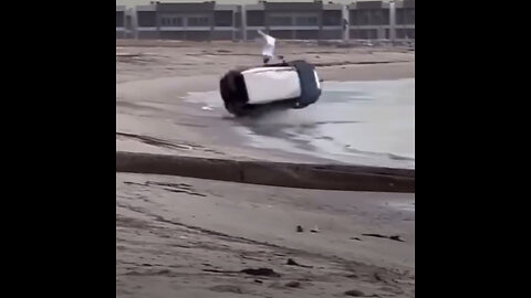 Quiso ser el más canchero de la playa y acabó así