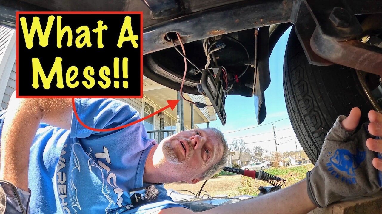 🚨 DIY Boat Trailer: Rewiring Tail Lights & Repairing Port Side Fender with Sledgehammer! 🚤💥