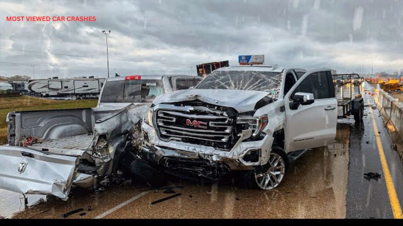 TOP 15 MOST VIEWED CAR CRASHES CAUGHT ON DASH CAM
