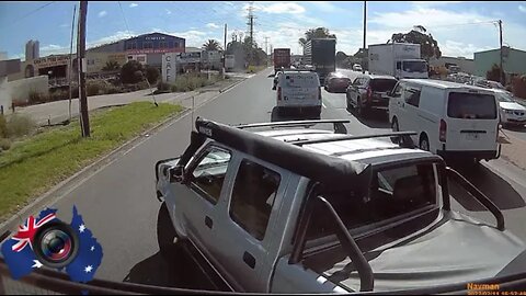 Aussiecams - TRUCK driver has little time to react to this NAVARA move - Laverton Nth VIC