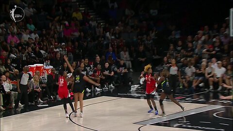👀 FLAGRANT, Chelsea Gray STICKS OUT foot & REWARDED | Dallas Wings vs Aces, WNBA women's basketball 
