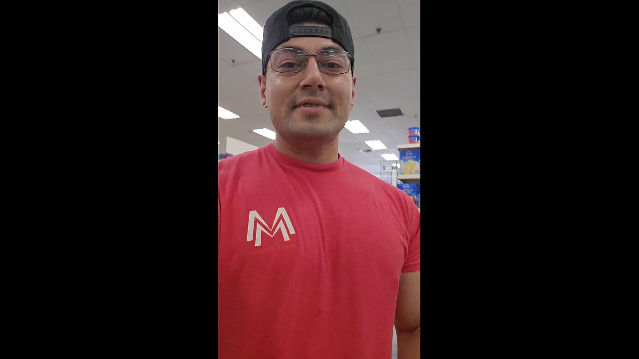 Buying drinks at dallor tree #dollartree #99centstore #dollarstore #value #convince