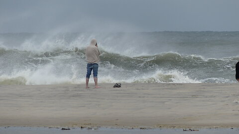 Hurricane Erin brings huge waves