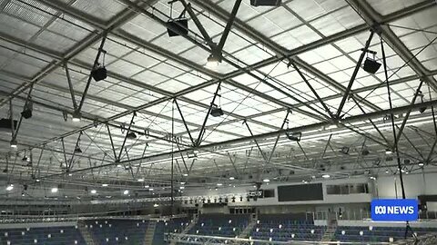 Canberra_Brave_takes_to_the_ice_as_basketball_court_transforms_into_hockey_rink___ABC_NEWS