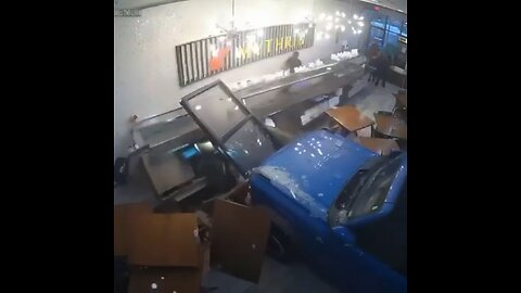Un coche se estrella contra un restaurante en EE.UU.