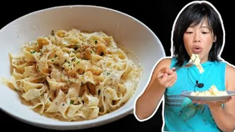 🍝🧄 EASY Creamy Garlic Bread Pasta 🤤🔥 Comfort Food Heaven in Minutes!