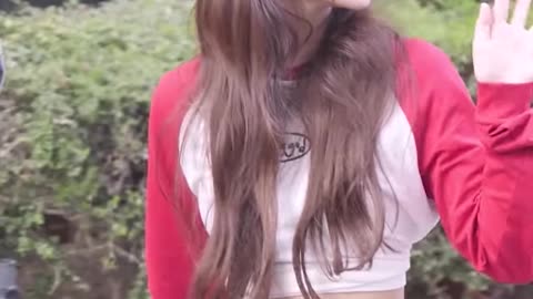 2004 / SULLYOON / 설윤 / Seol Yoona / NMIXX / Singer