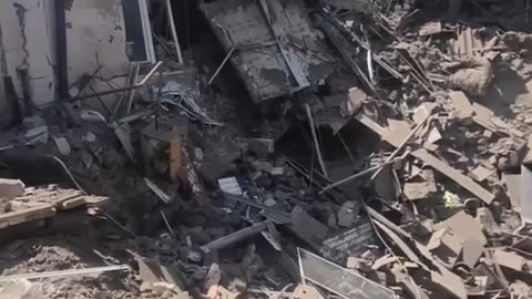 🤬 Russian KAB strike on a residential area in Zaporizhzhia.