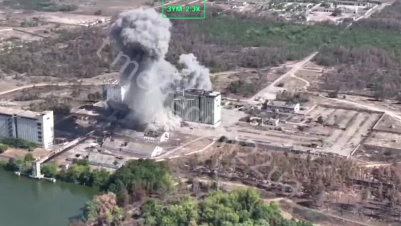 💀 Video of the destruction of Russian elevator from which they launched drones