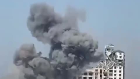 ⚡️🇮🇱🇵🇸 An Israeli airstrike on a cafeteria in the Gaza Strip killed 24 Palestinians