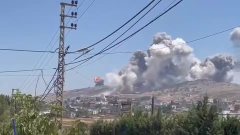 US-backed Israeli warplanes launch heavy airstrikes on Ali Al-Taher area in southern Lebanon